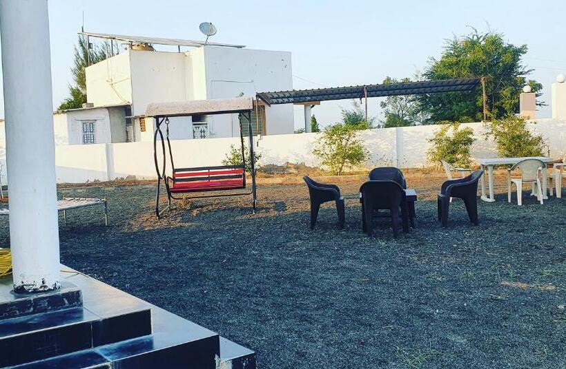 בית מלון כפרי Krishna Farm & Forest