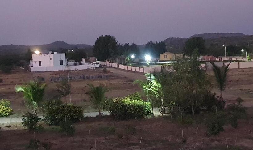 בית מלון כפרי Krishna Farm & Forest