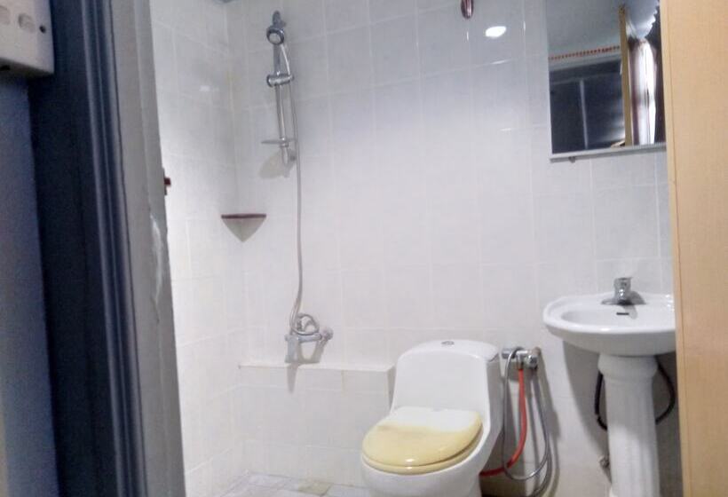 Otel Oyo 90376 Centre Point