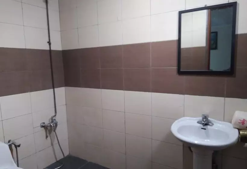 Hotelli Oyo 90376 Centre Point