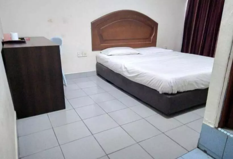 Hotelli Oyo 90376 Centre Point