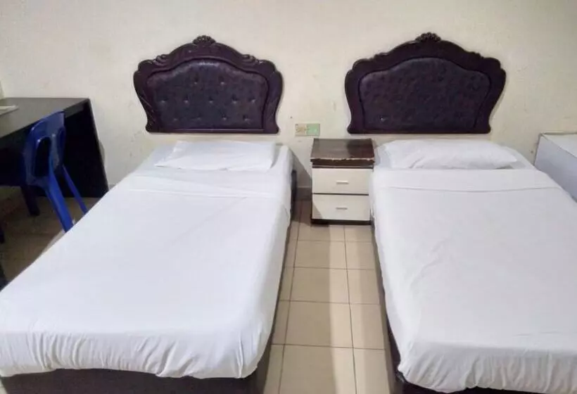 Hotelli Oyo 90376 Centre Point