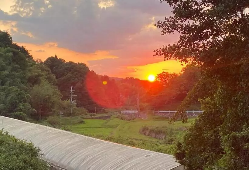 ベッドアンドブレックファースト Kizuna Guesthouse