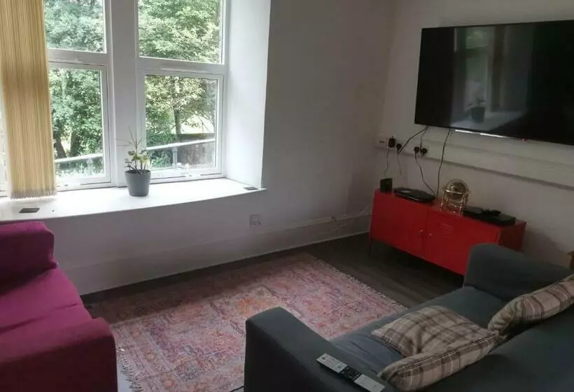 Dalwhinnie Old School Hostel