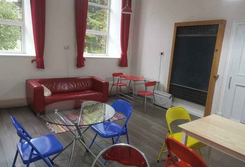 Dalwhinnie Old School Hostel