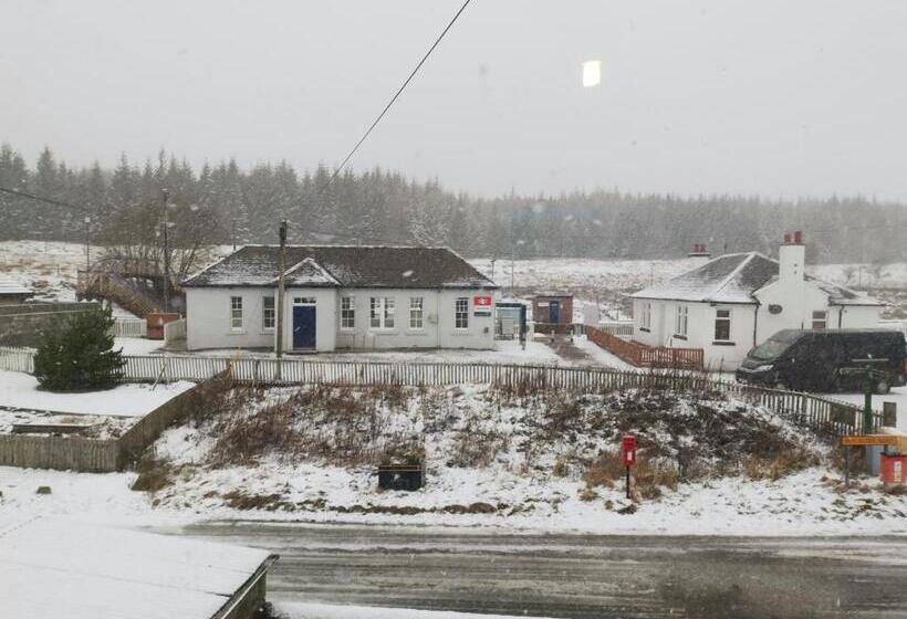 Dalwhinnie Old School Hostel