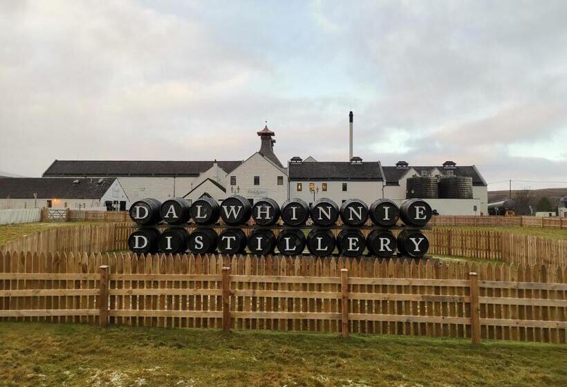 Dalwhinnie Old School Hostel