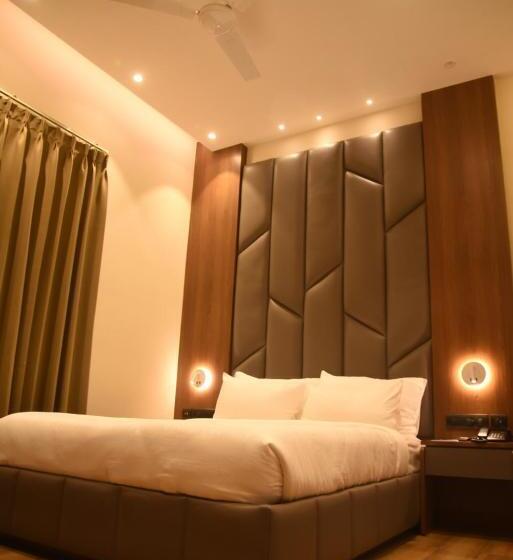 Golden Park Hotel & Resort