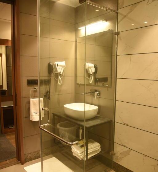 Golden Park Hotel & Resort