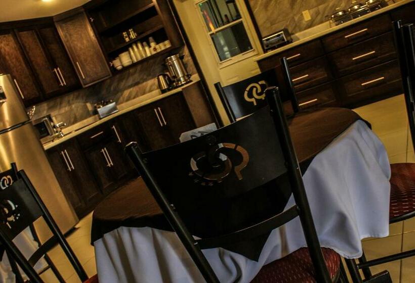 فندق La Huerta Inn & Suites