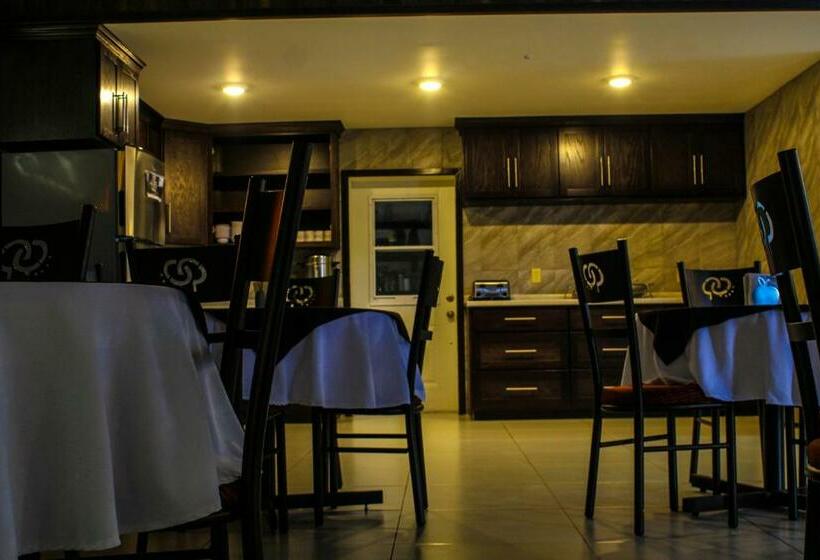 فندق La Huerta Inn & Suites