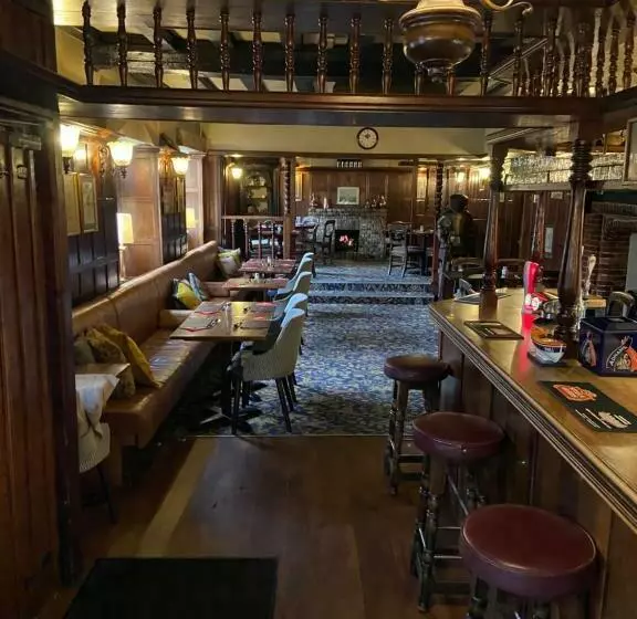 ホテル The Red Lion Eaton