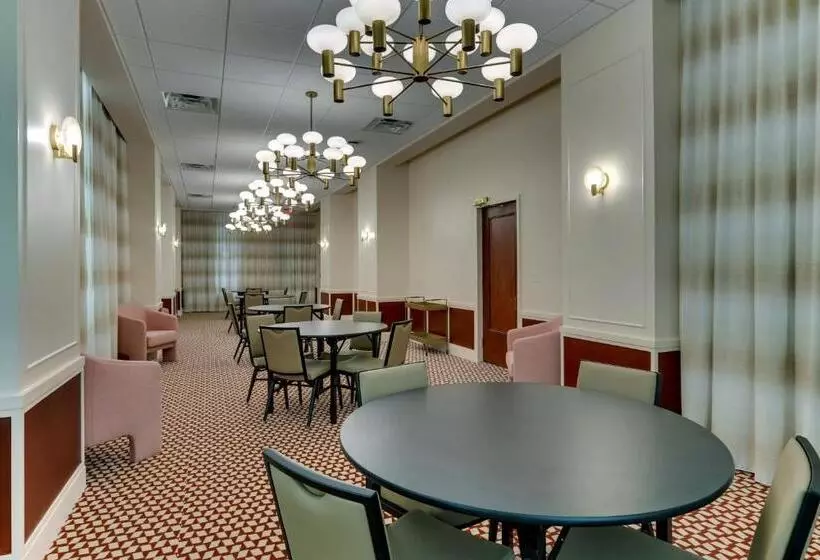 The Threefoot Hotel, Meridian, A Tribute Portfolio