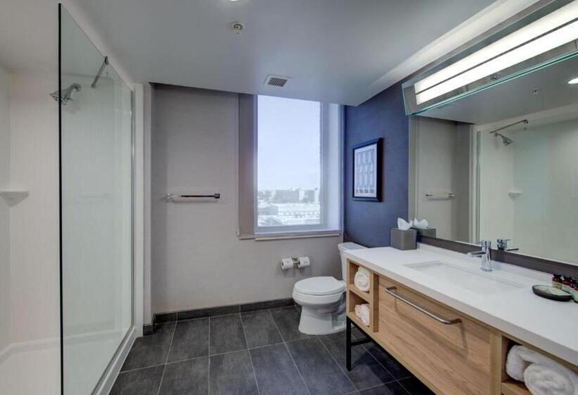 The Threefoot Hotel, Meridian, A Tribute Portfolio