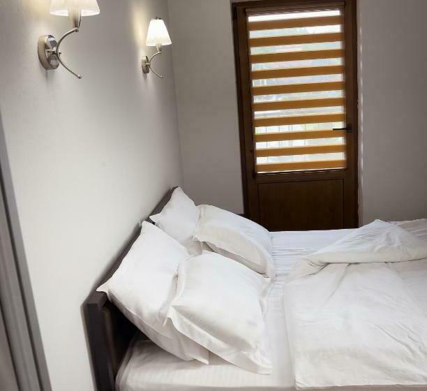 فندق Tita Family House