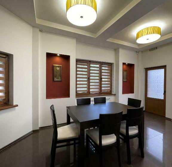 فندق Tita Family House