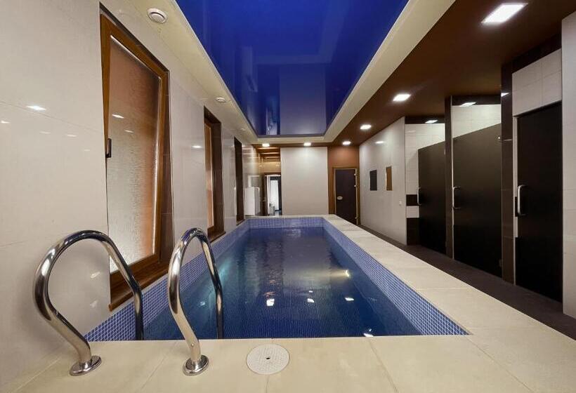 فندق Tita Family House