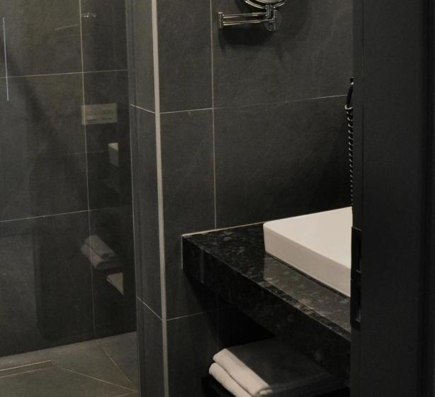 فندق Tita Family House