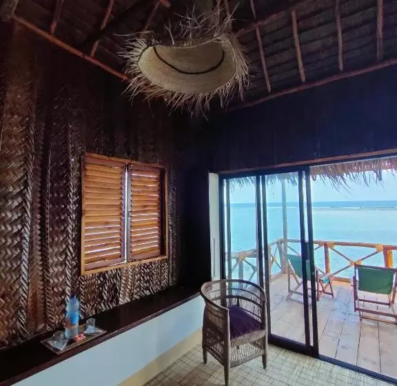 Mtende Beach Bungalow Océan View