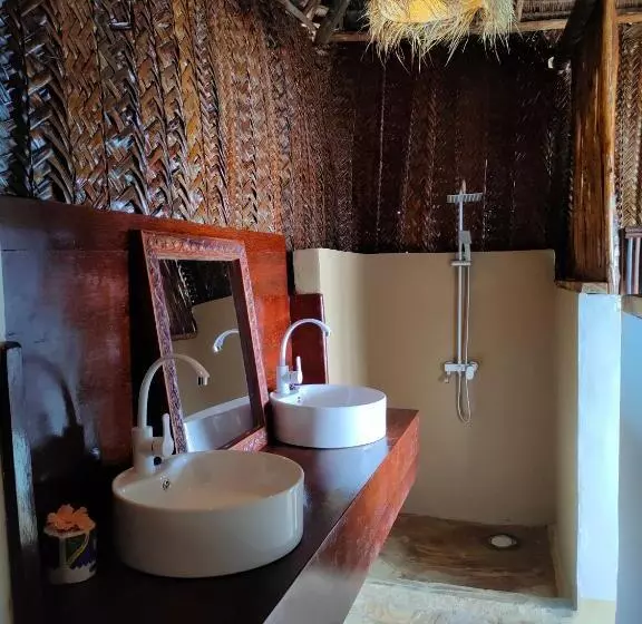 Mtende Beach Bungalow Océan View