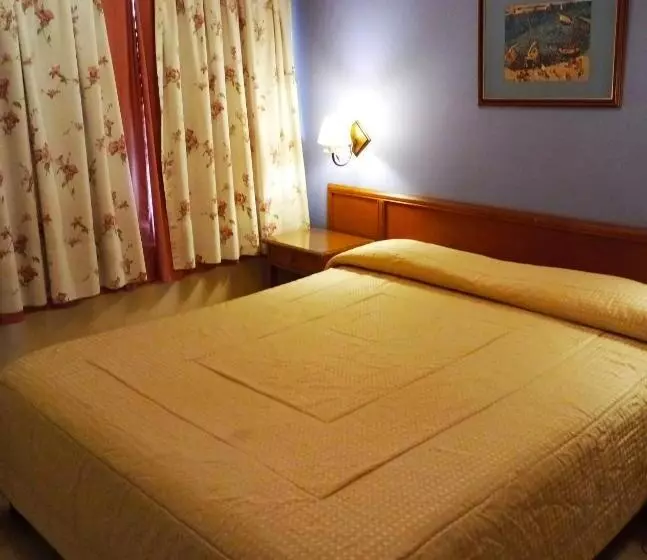 هتل Bristol Asuncion