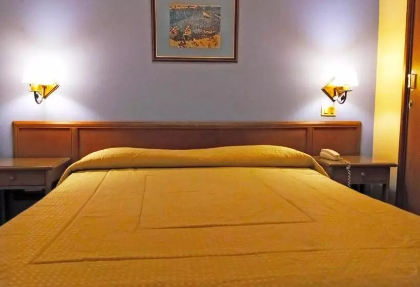 هتل Bristol Asuncion