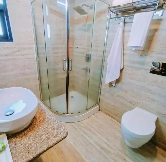 Hotelli Boros Resorts Binsar