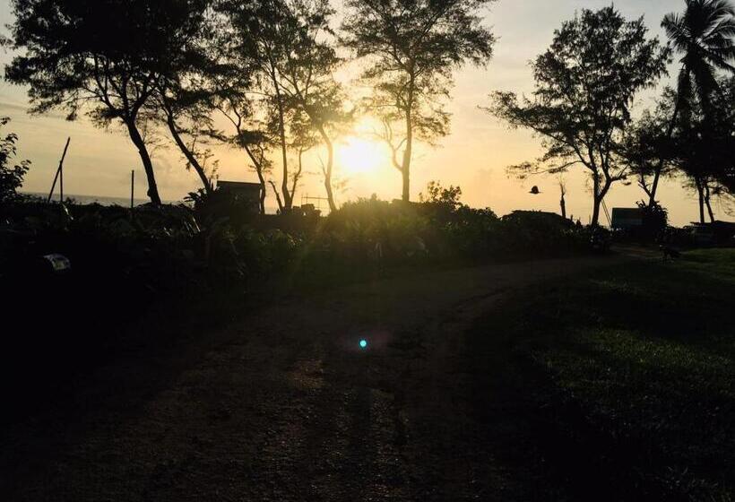 Отель Martins Crest