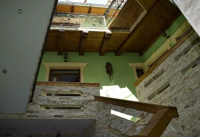 Hotelli Pensiunea Nobil Medieval