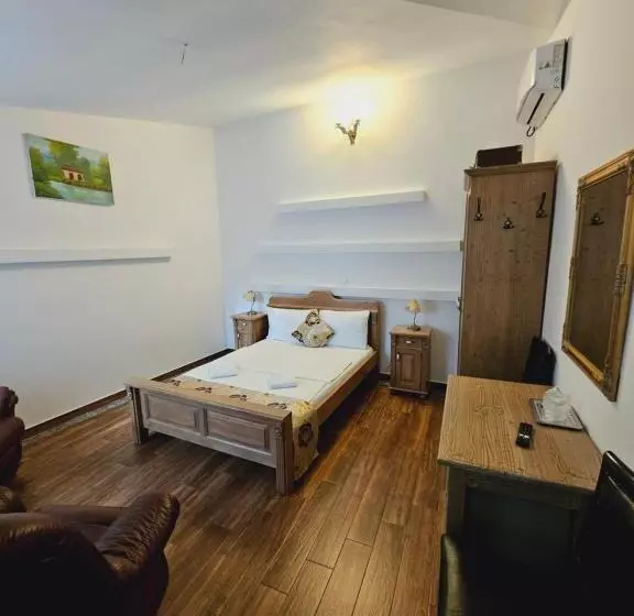 Hotelli Pensiunea Nobil Medieval