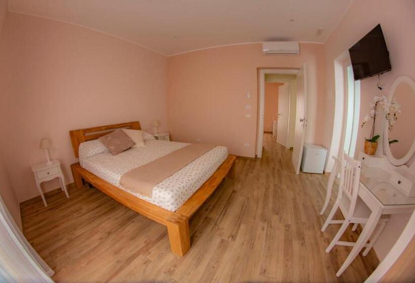 تختخواب و صبحانه Il Granello