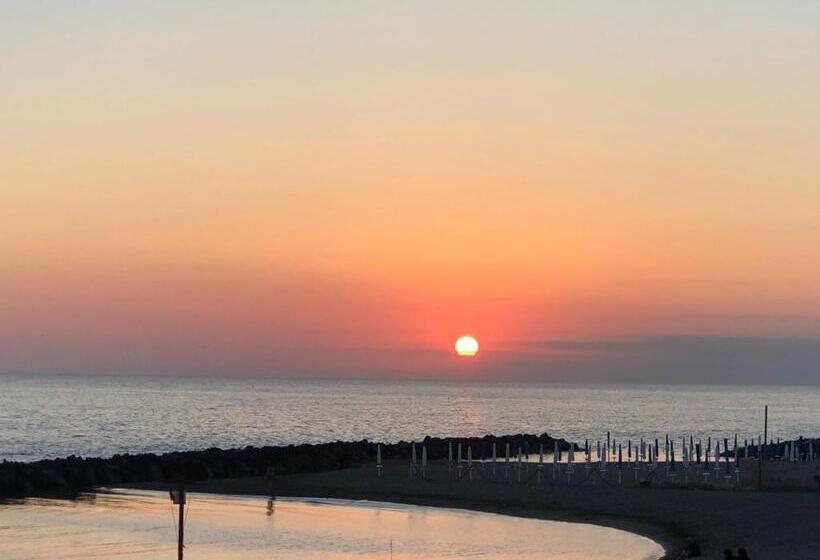 تختخواب و صبحانه Il Granello