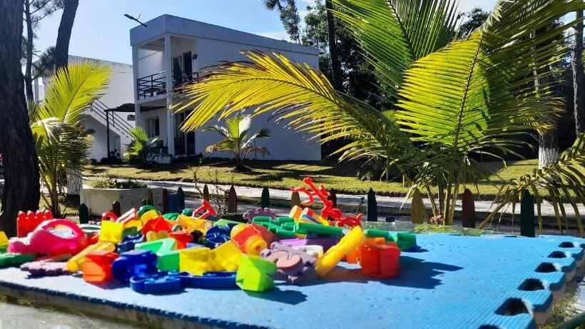 هتل The Sanctuary Lodge