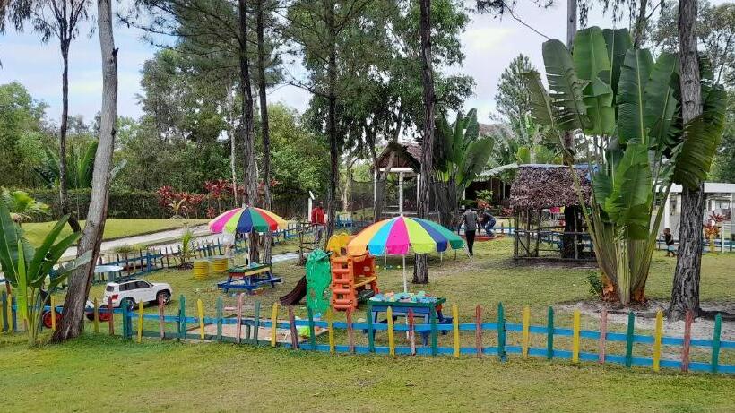 هتل The Sanctuary Lodge