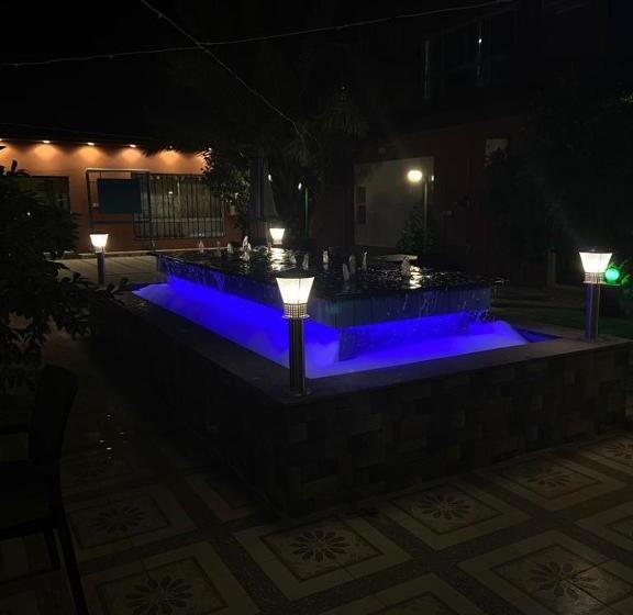 فندق ادوماتو Adomato