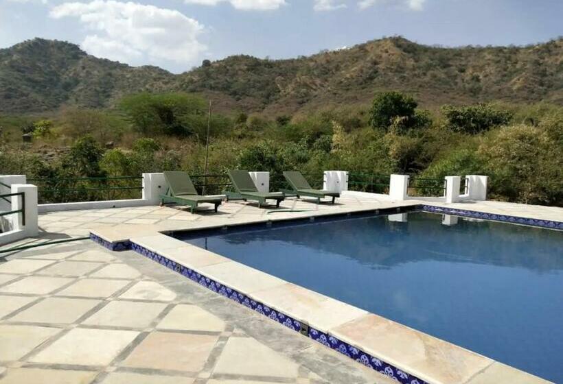 בית מלון כפרי Devraj Villa  Luxury Pool Villa Udaipur