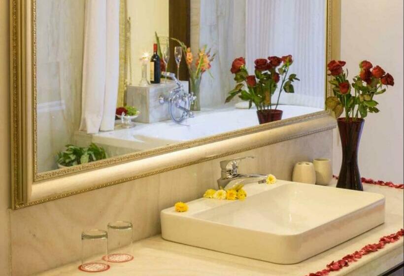 בית מלון כפרי Devraj Villa  Luxury Pool Villa Udaipur