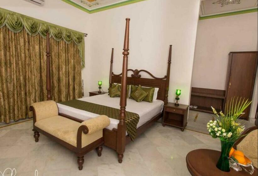 בית מלון כפרי Devraj Villa  Luxury Pool Villa Udaipur