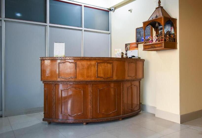 ホテル Oyo 65608 Wings Guest House