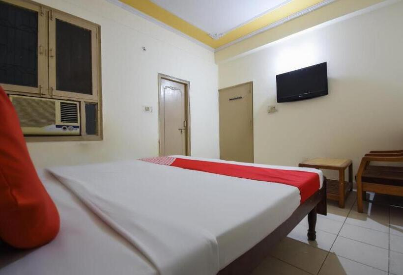 ホテル Oyo 65608 Wings Guest House