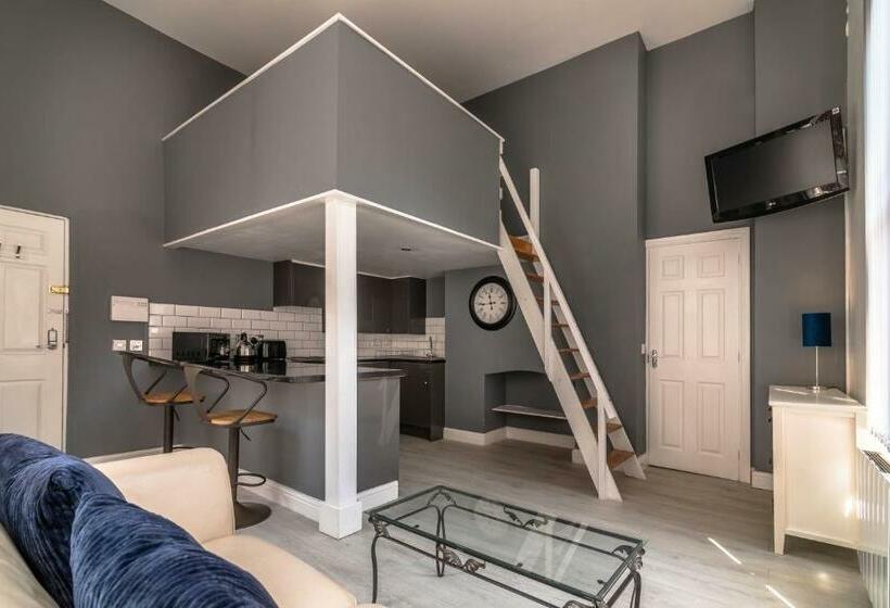 Platform City Studio With Parking