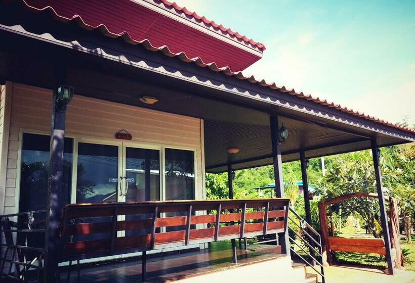 Resort Baan Khaoneawdum