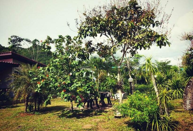 Resort Baan Khaoneawdum