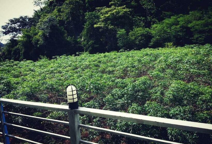 Resort Baan Khaoneawdum