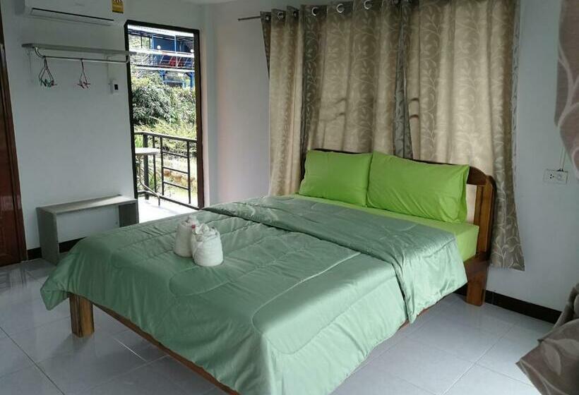 Resort Baan Khaoneawdum