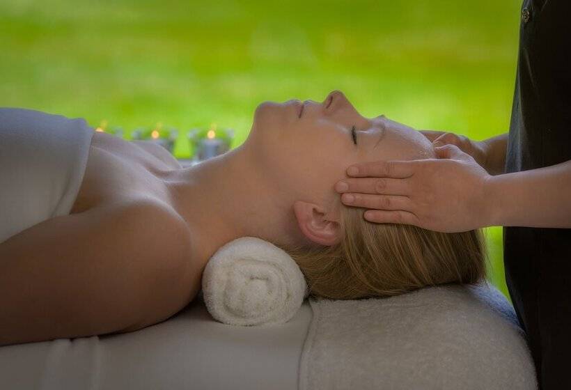 Отель Blanket Bay