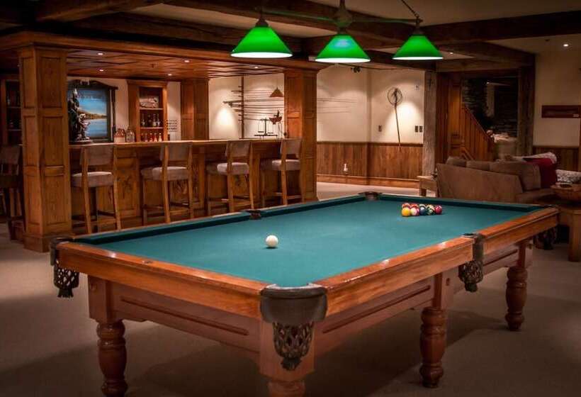 Отель Blanket Bay