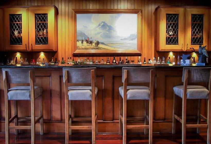 Отель Blanket Bay