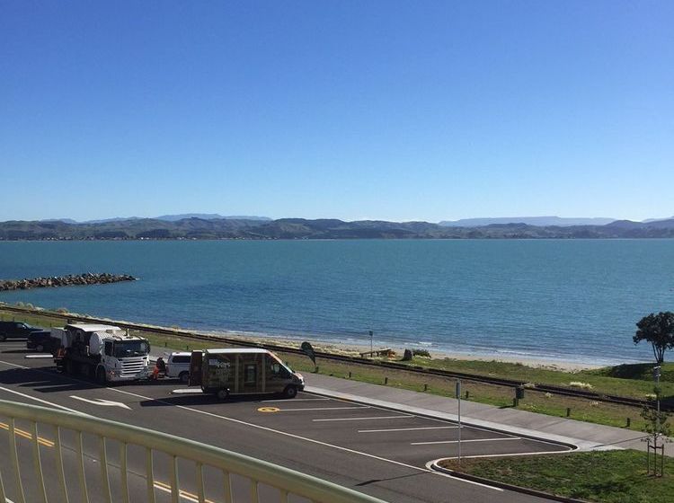 فندق Breakwater Apartments