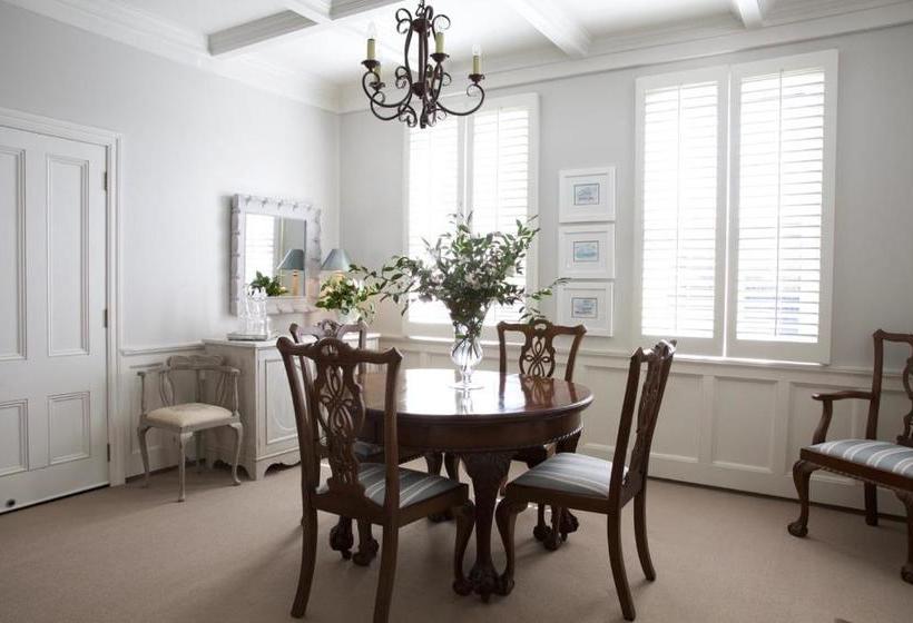 Отель Briarwood Greytown Boutique